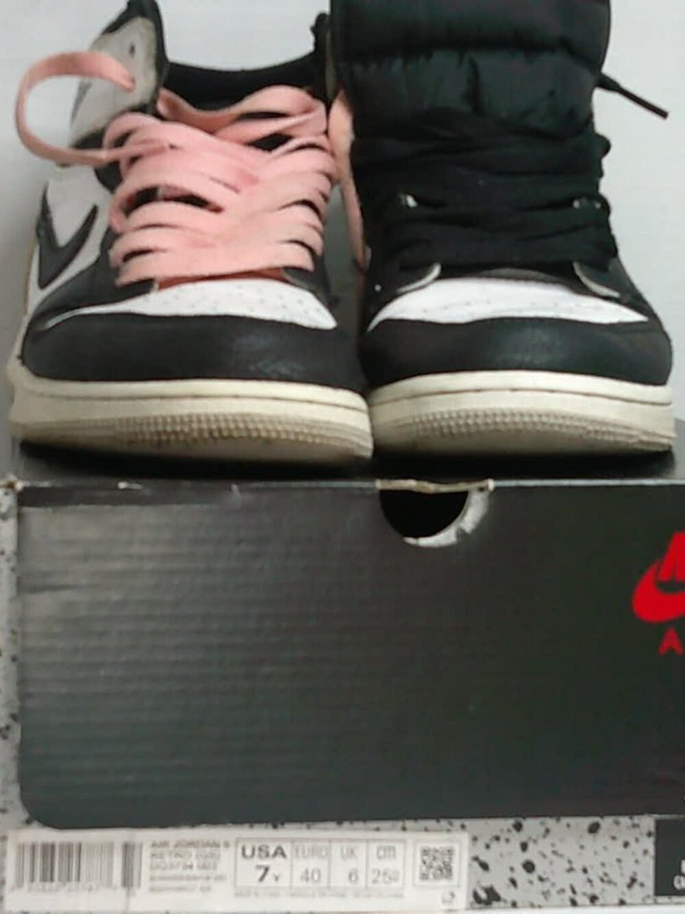 Air Jordan 1 Retro High 7Y black white used